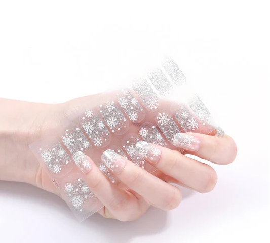 The Snowflake Gel Nails