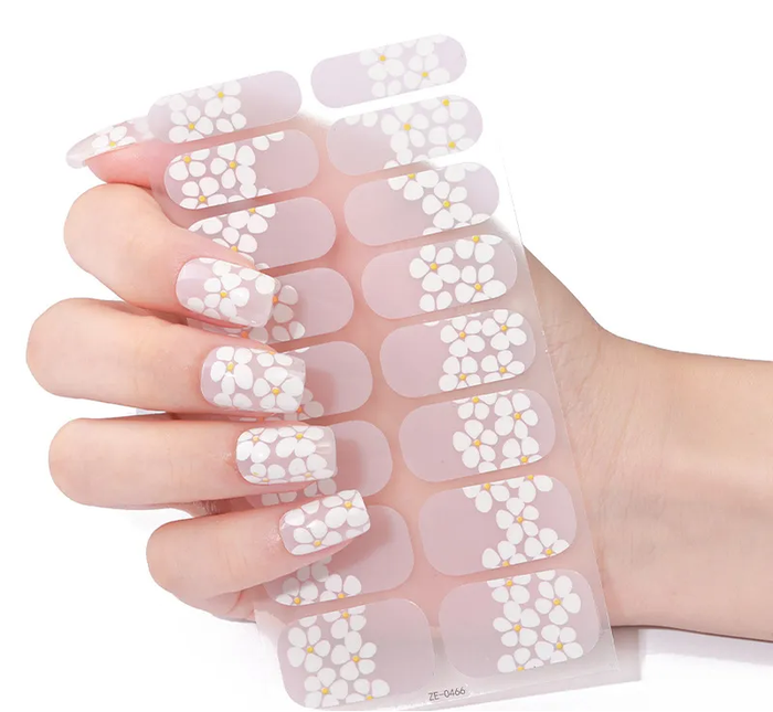 The Daisy Gel Nails