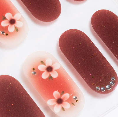 Daisy Love Gel Nails