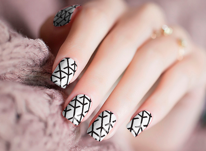 Barbed Wire Nail Wraps