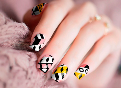 Geometric Lines Nail Wraps